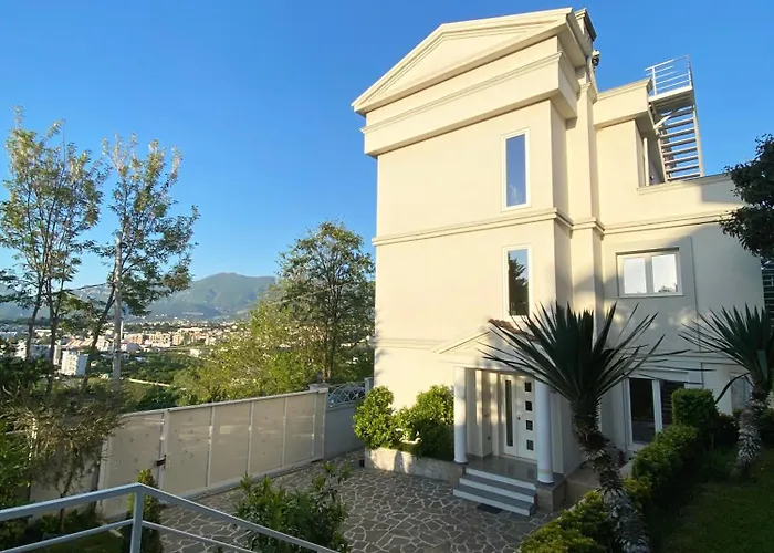 Villa 35