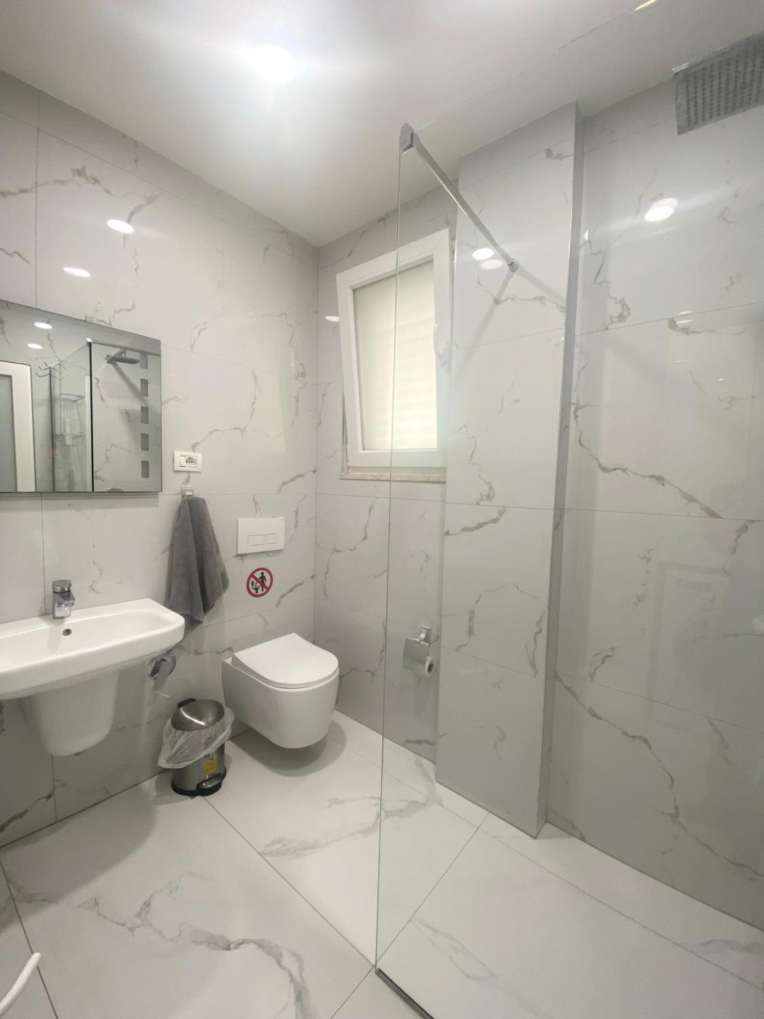 35 Apartamento Tirana